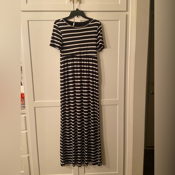Bellamie Striped Maxi dress - Picture 1 of 2